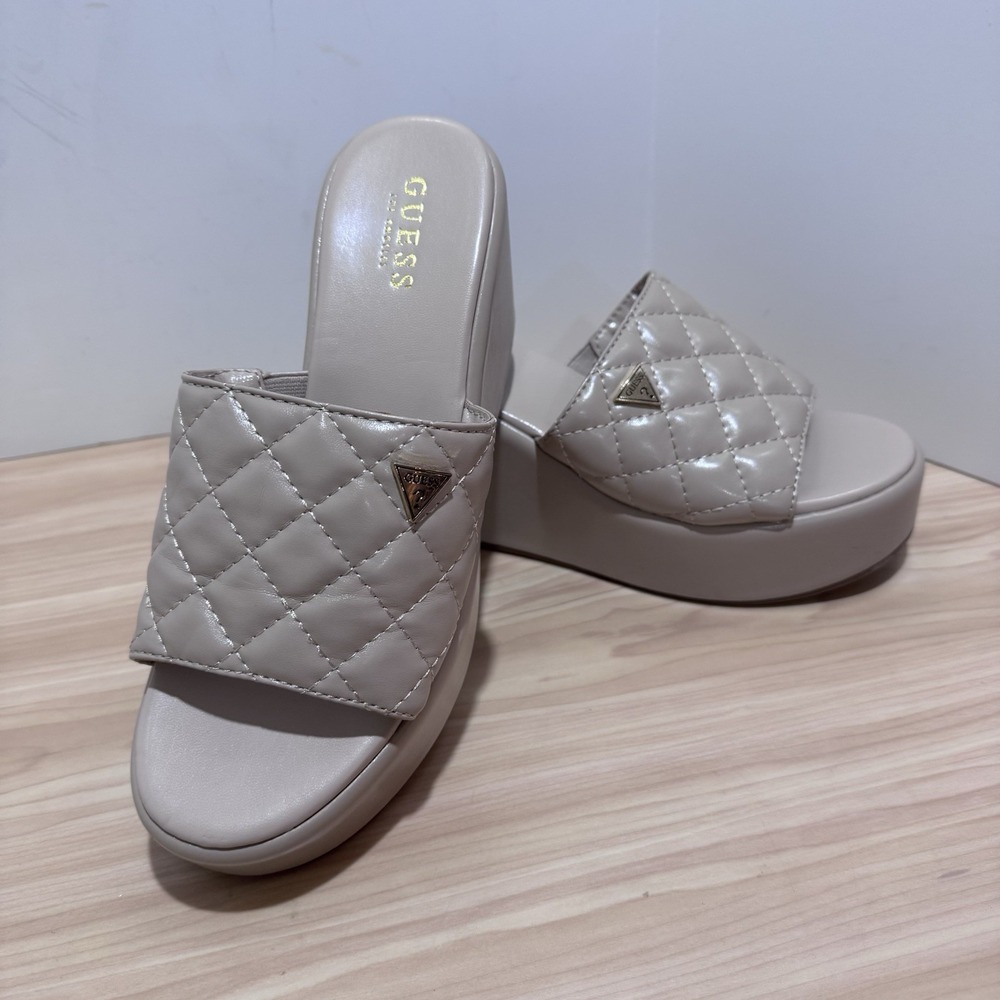 Guess Factory Arnell Quilted Wedge Platform Slide Sandals Beige Size 8 Womens